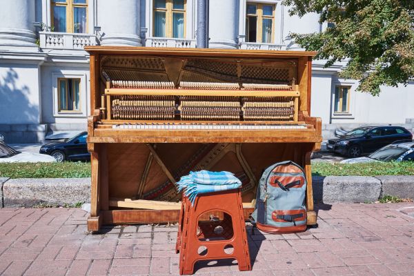 Piano Removal Service in Oroville